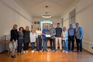 L'Ajuntament reconeix Toldos Mas pels seus 50 anys de trajectòria a la ciutat